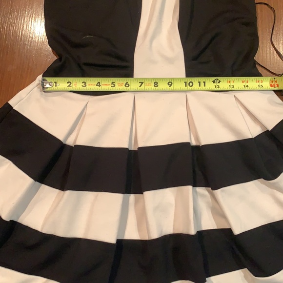 🌵3/$15 🌵 Elle / black and white dress / size 10 - Picture 6 of 7